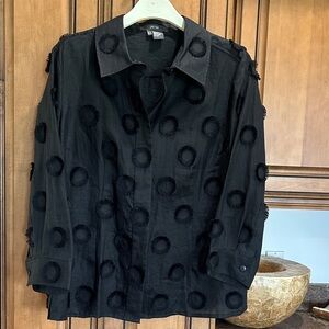 Per Se Black Button-Front Shirt with Circular Appliqués